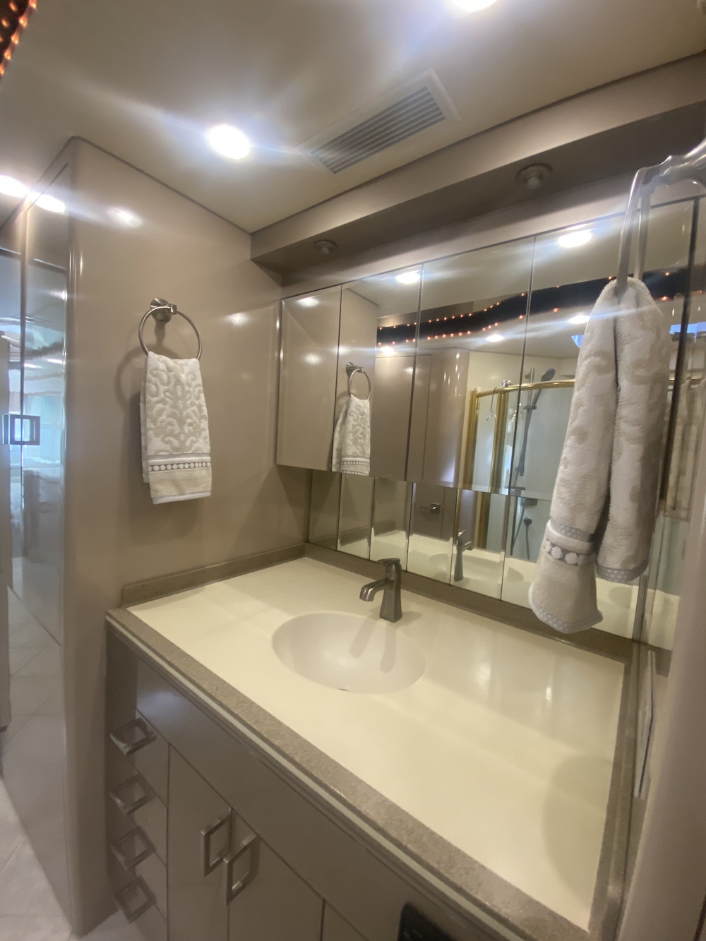 2001 Prevost Angola XLII For Sale