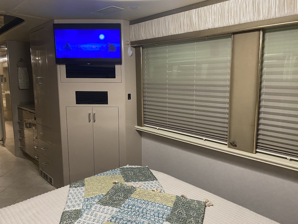 2001 Prevost Angola XLII For Sale