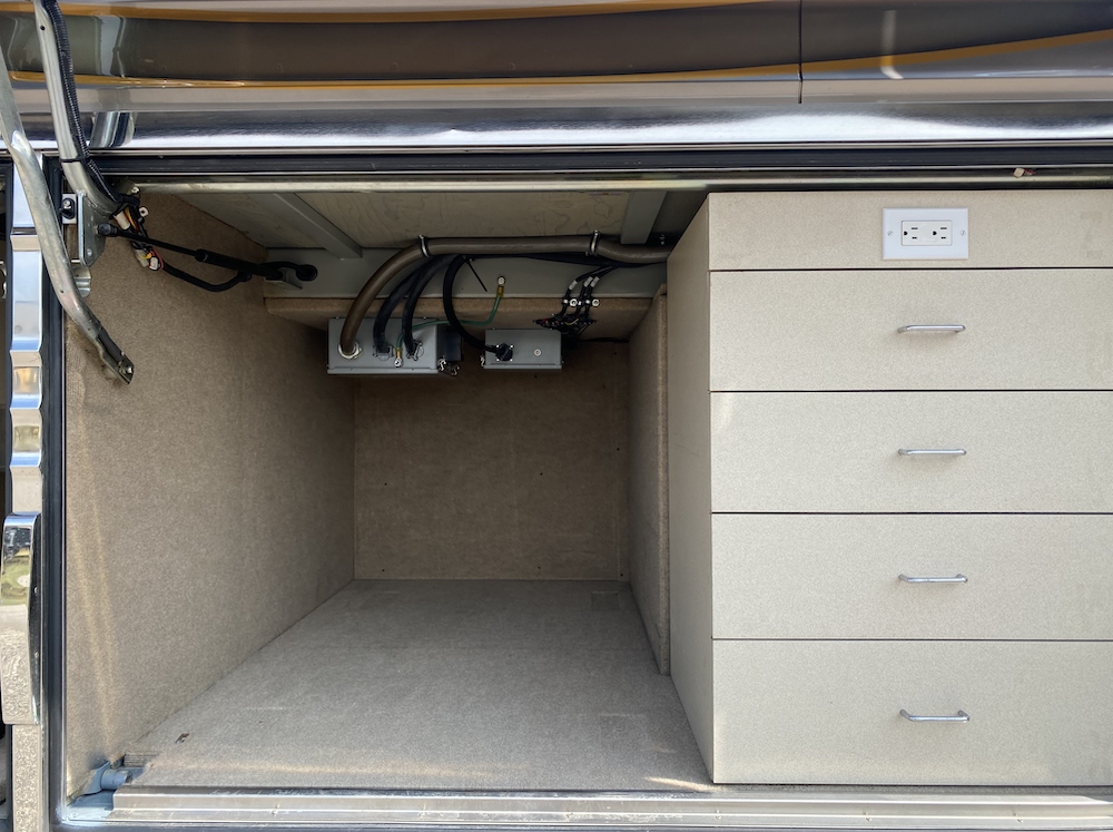 2001 Prevost Angola XLII For Sale