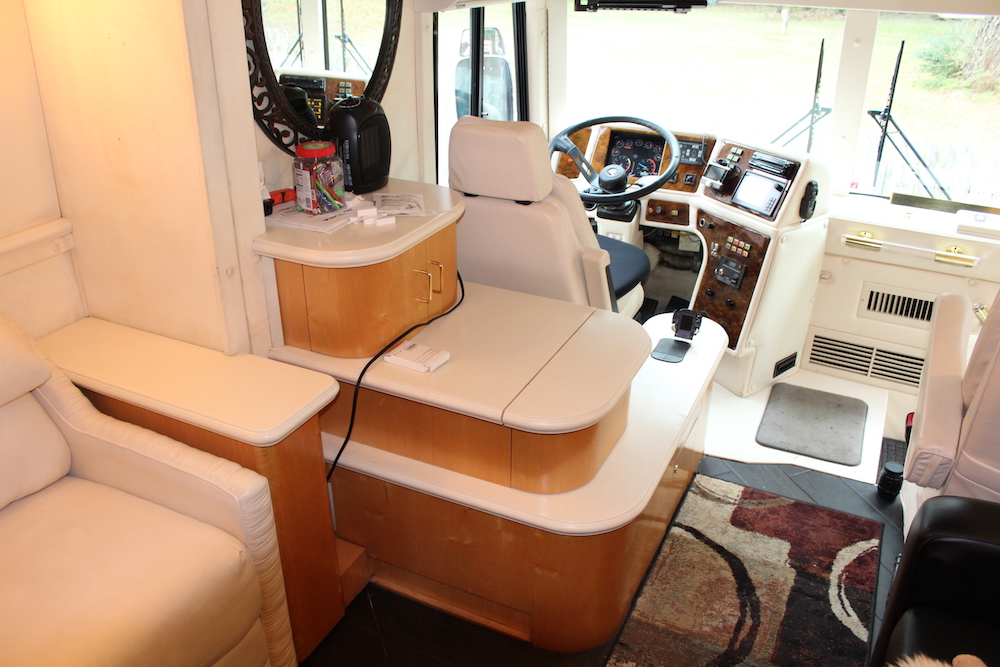 2000 Prevost Country Coach XL For Sale