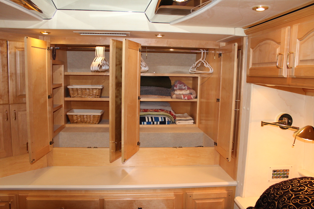 2000 Prevost Country Coach XL For Sale