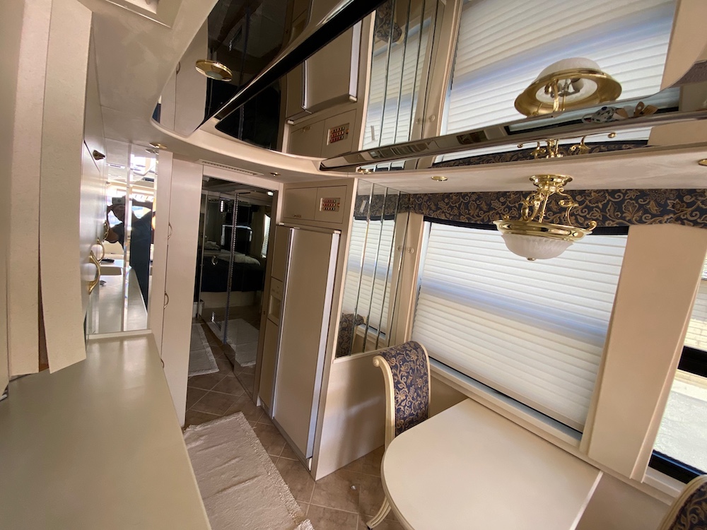 2001 Prevost Country Coach XLII For Sale