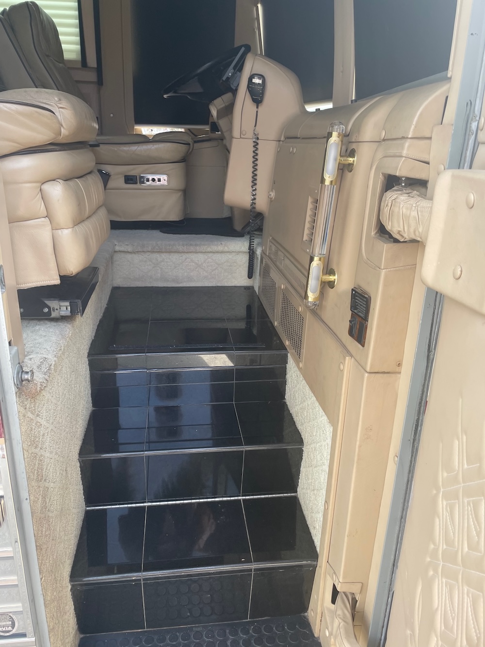 2001 Prevost Country Coach XLII For Sale
