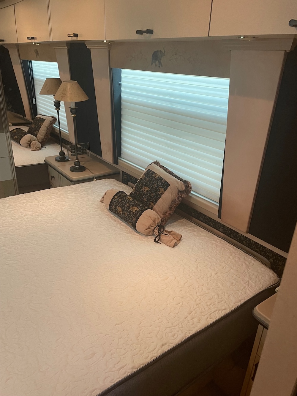 2001 Prevost Country Coach XLII For Sale