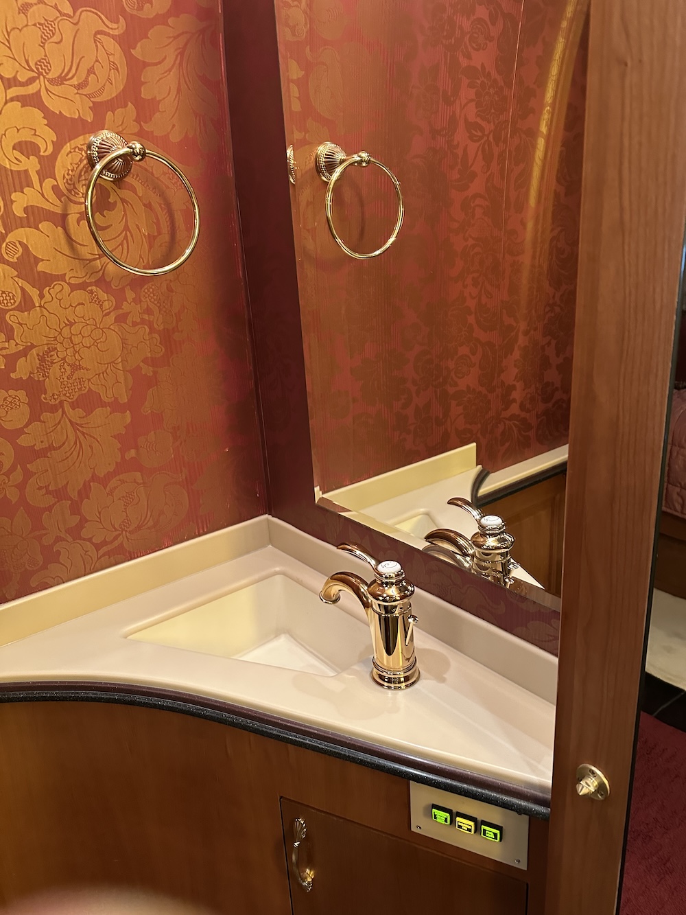 2001 Prevost Country Coach XLII For Sale