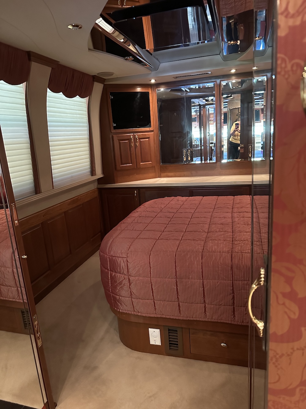 2001 Prevost Country Coach XLII For Sale