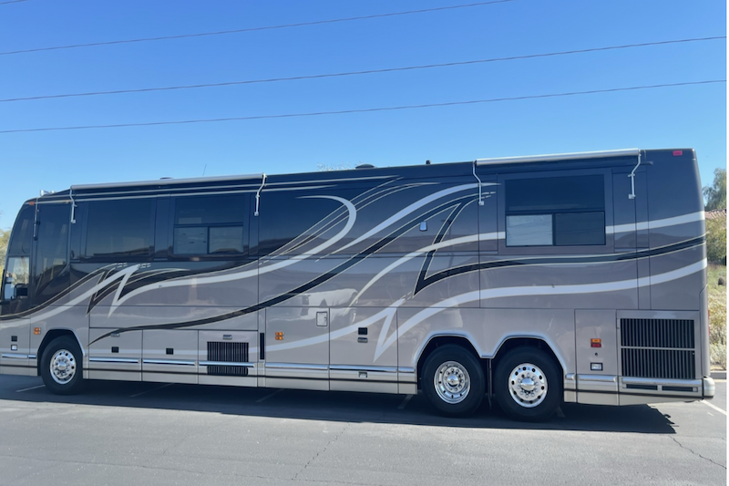 2002 Prevost Featherlite H3-45 For Sale