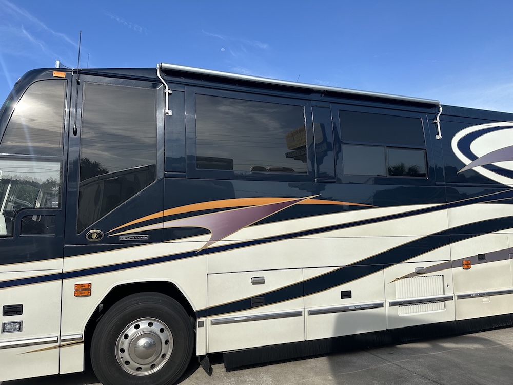2001 Prevost Featherlite H3-45 For Sale