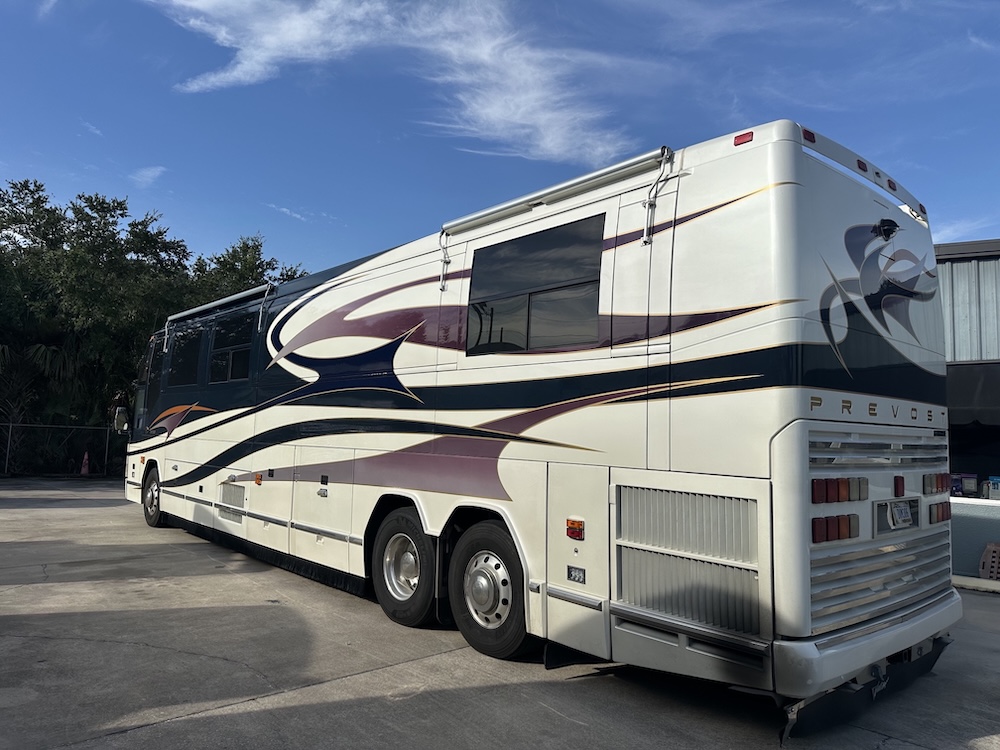 2001 Prevost Featherlite H3-45 For Sale