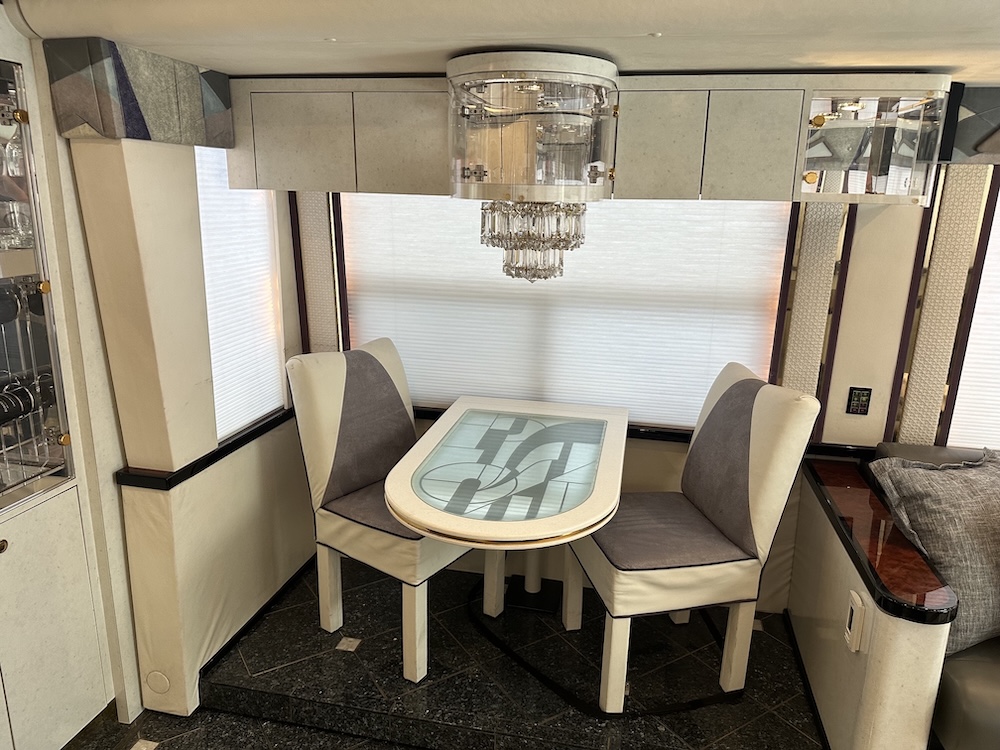 2001 Prevost Featherlite H3-45 For Sale