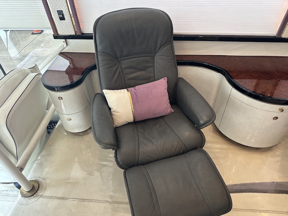 2001 Prevost Featherlite H3-45 For Sale