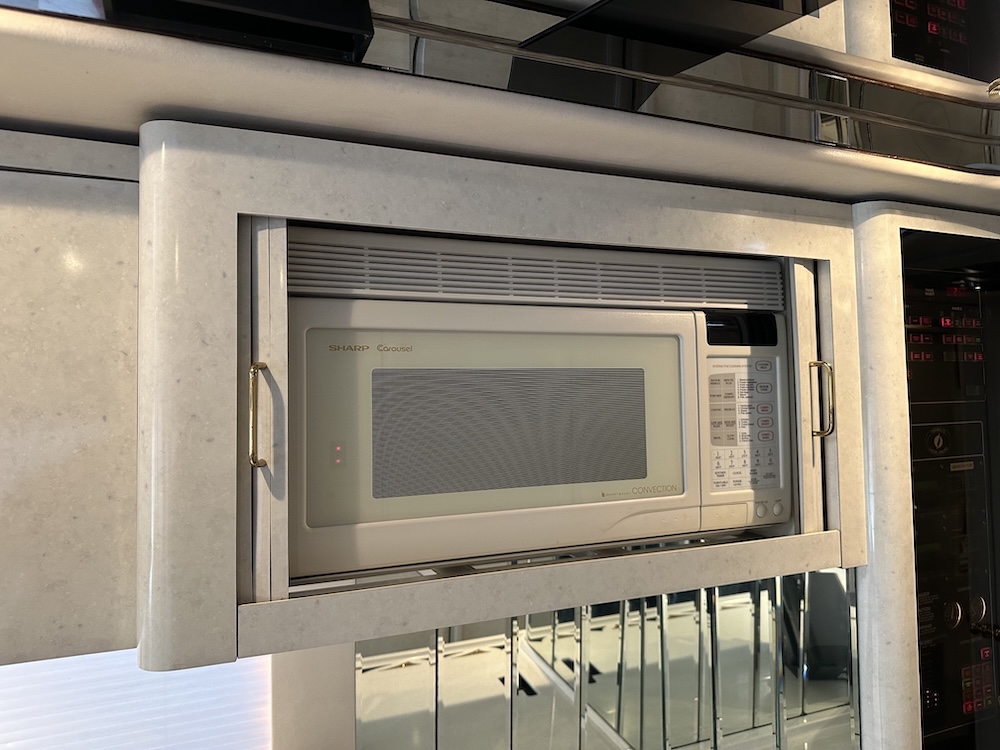 2001 Prevost Featherlite H3-45 For Sale