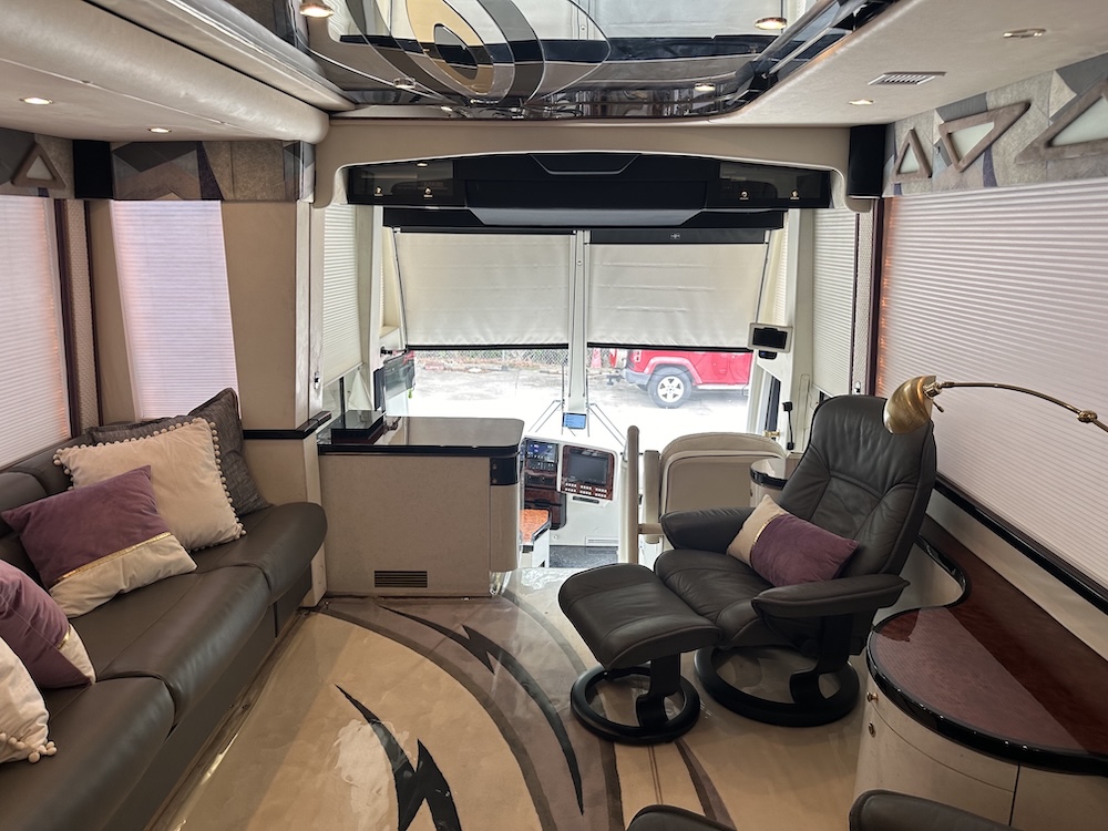 2001 Prevost Featherlite H3-45 For Sale