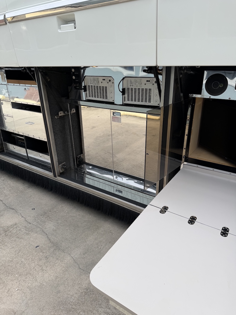 2001 Prevost Featherlite H3-45 For Sale