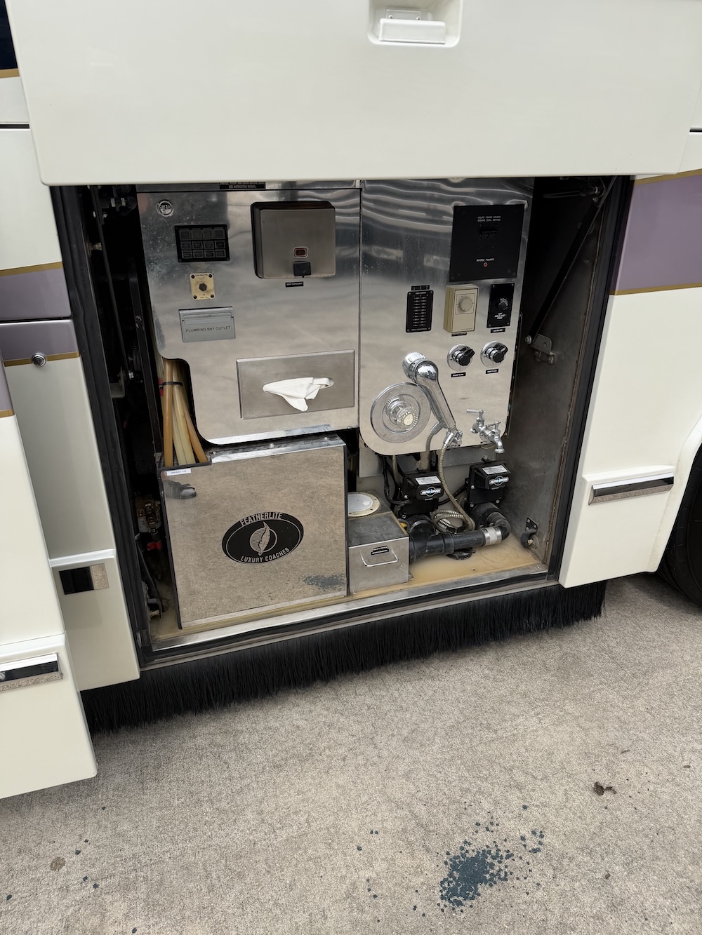 2001 Prevost Featherlite H3-45 For Sale
