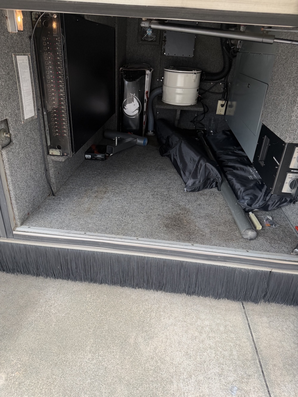 2001 Prevost Featherlite H3-45 For Sale