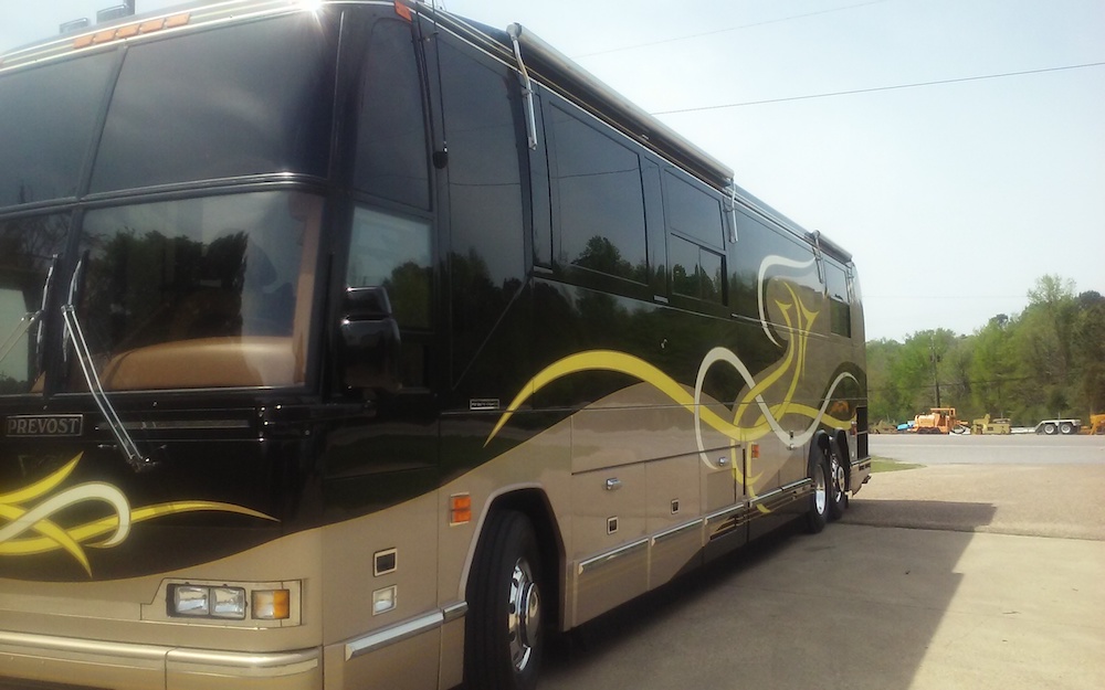 2001 Prevost Featherlite H3-45 For Sale