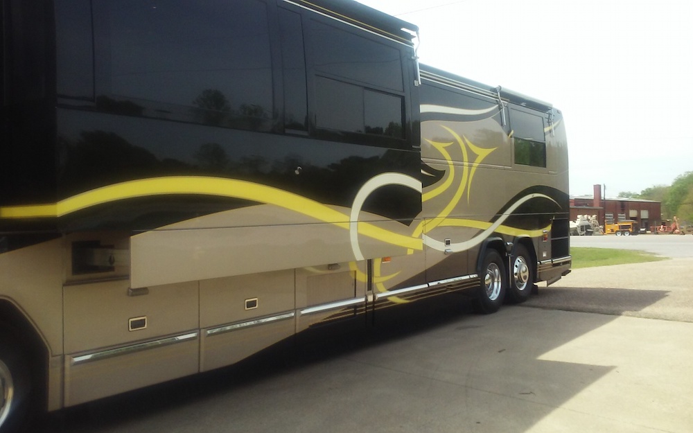 2001 Prevost Featherlite H3-45 For Sale