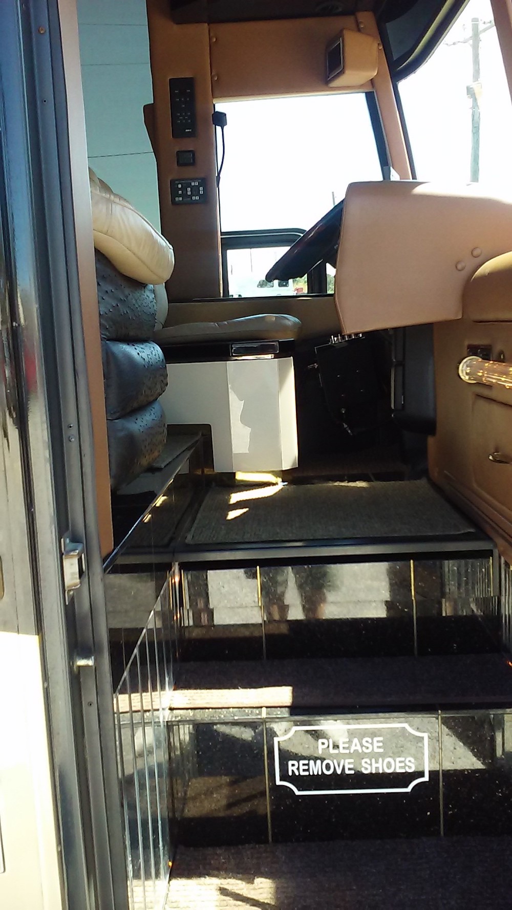 2001 Prevost Featherlite H3-45 For Sale