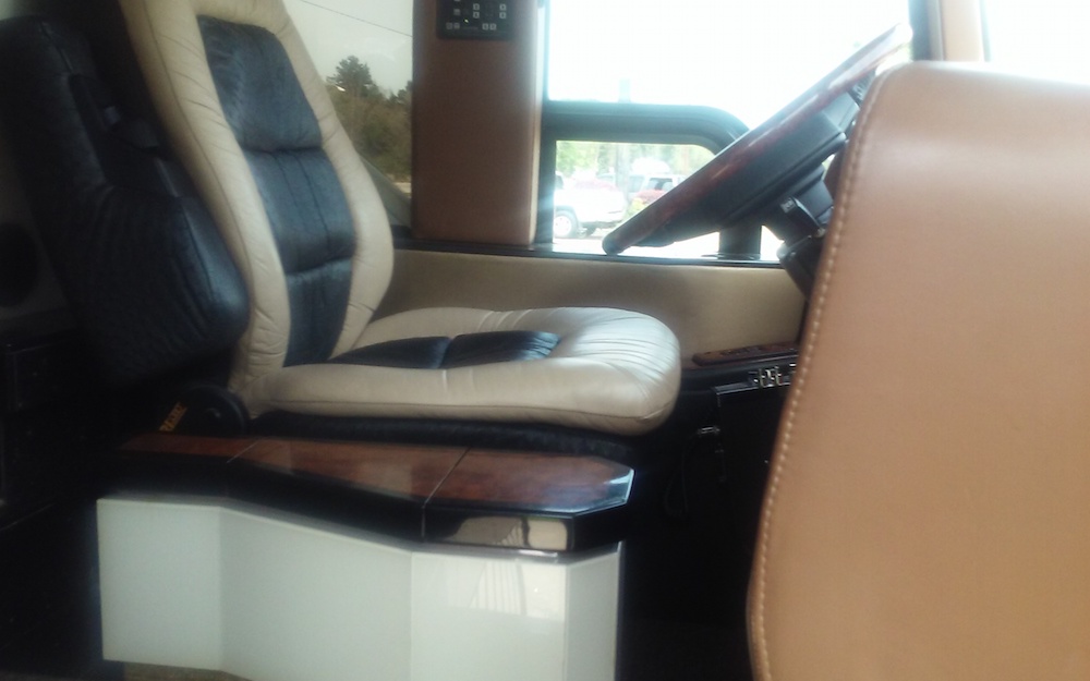 2001 Prevost Featherlite H3-45 For Sale