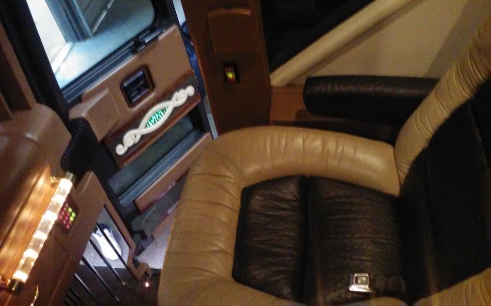 2001 Prevost Featherlite H3-45 For Sale