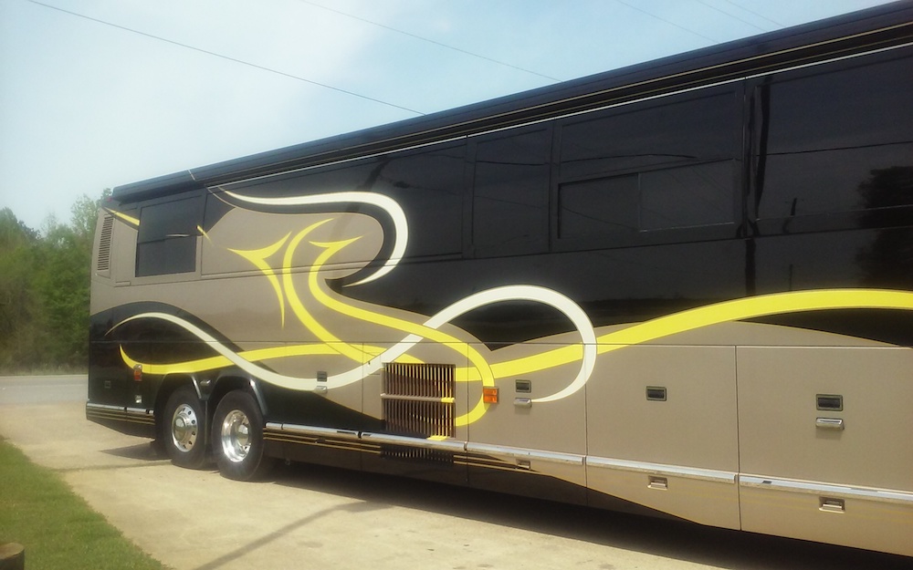 2001 Prevost Featherlite H3-45 For Sale