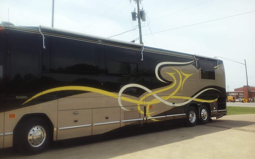 2001 Prevost Featherlite H3-45 For Sale