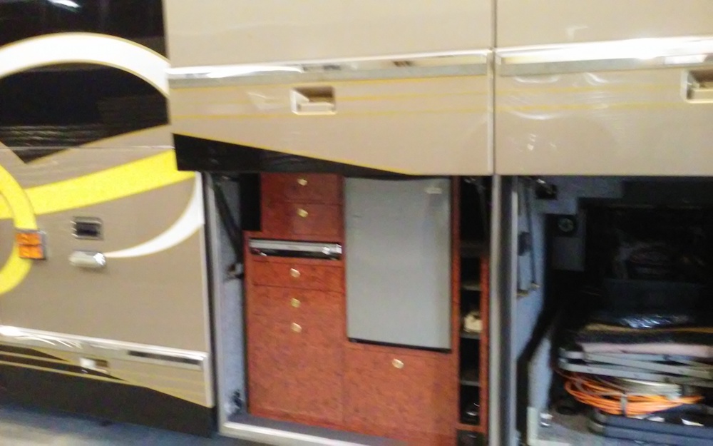 2001 Prevost Featherlite H3-45 For Sale