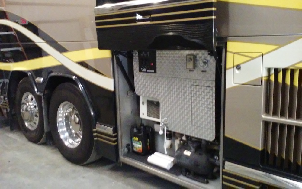 2001 Prevost Featherlite H3-45 For Sale