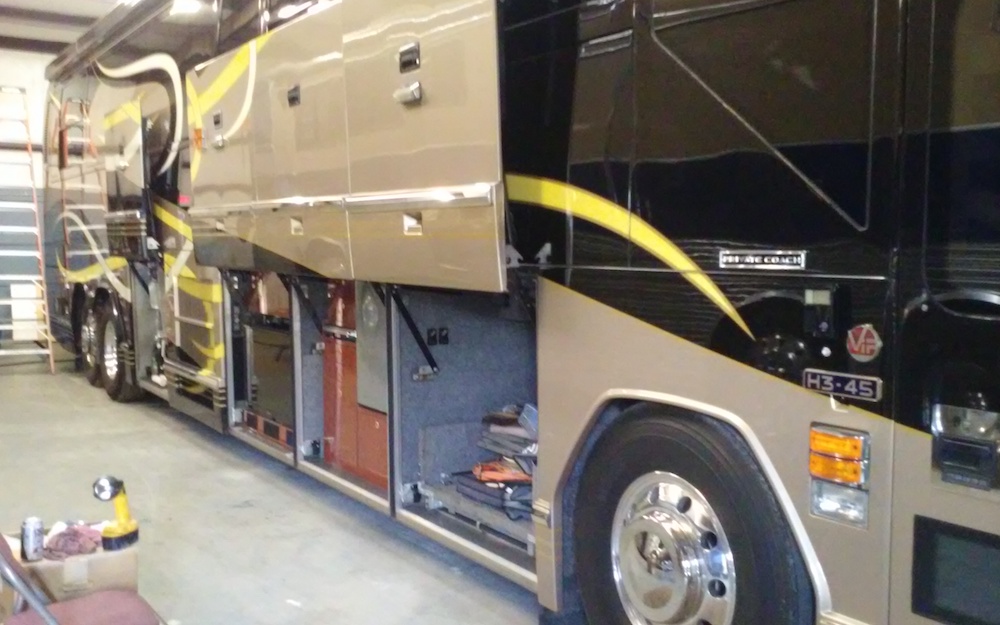 2001 Prevost Featherlite H3-45 For Sale