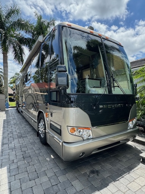 2001 Prevost Featherlite H3-45 For Sale