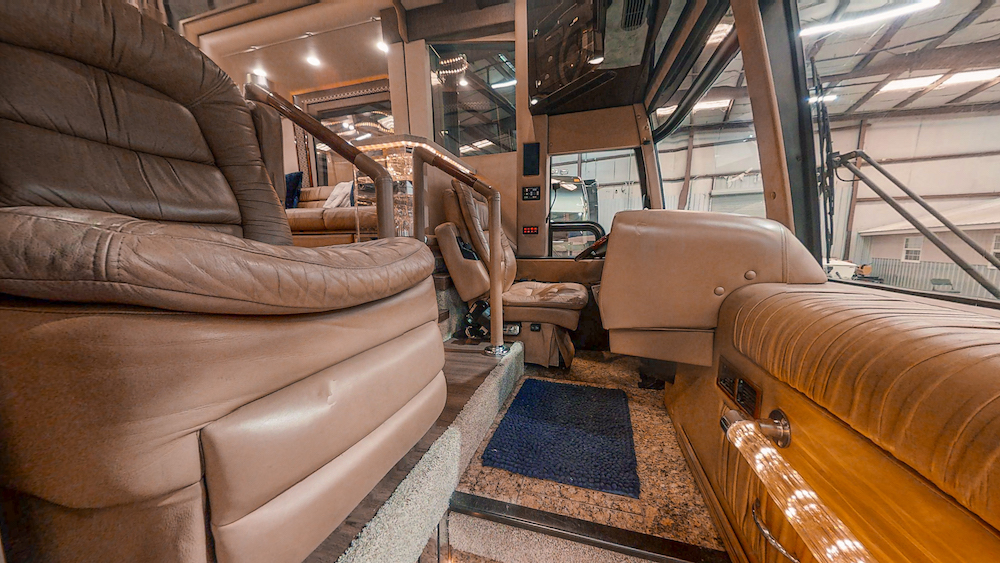 2001 Prevost Featherlite H3-45 For Sale