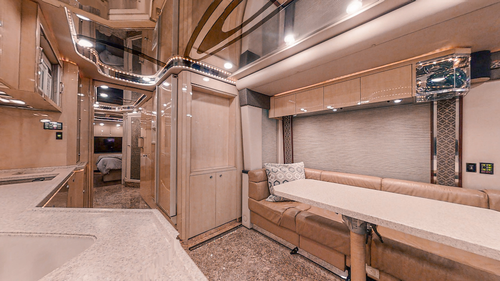 2001 Prevost Featherlite H3-45 For Sale