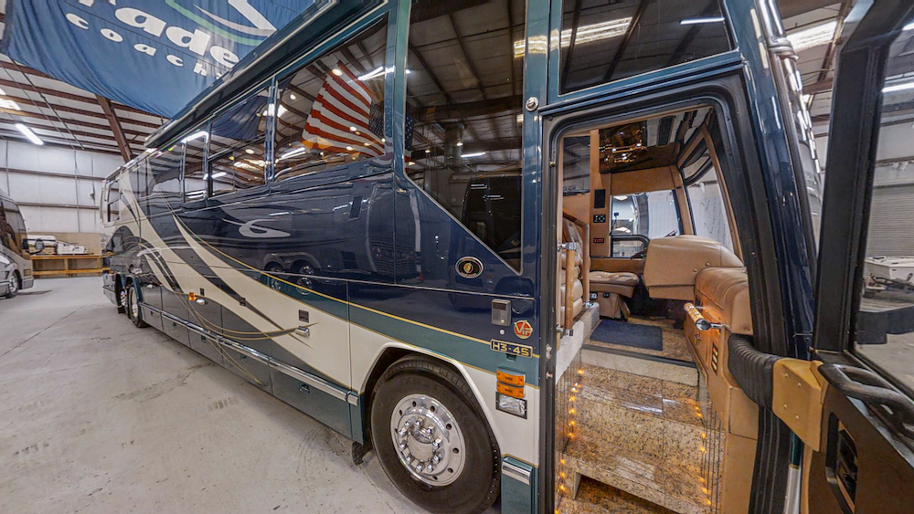 2001 Prevost Featherlite H3-45 For Sale