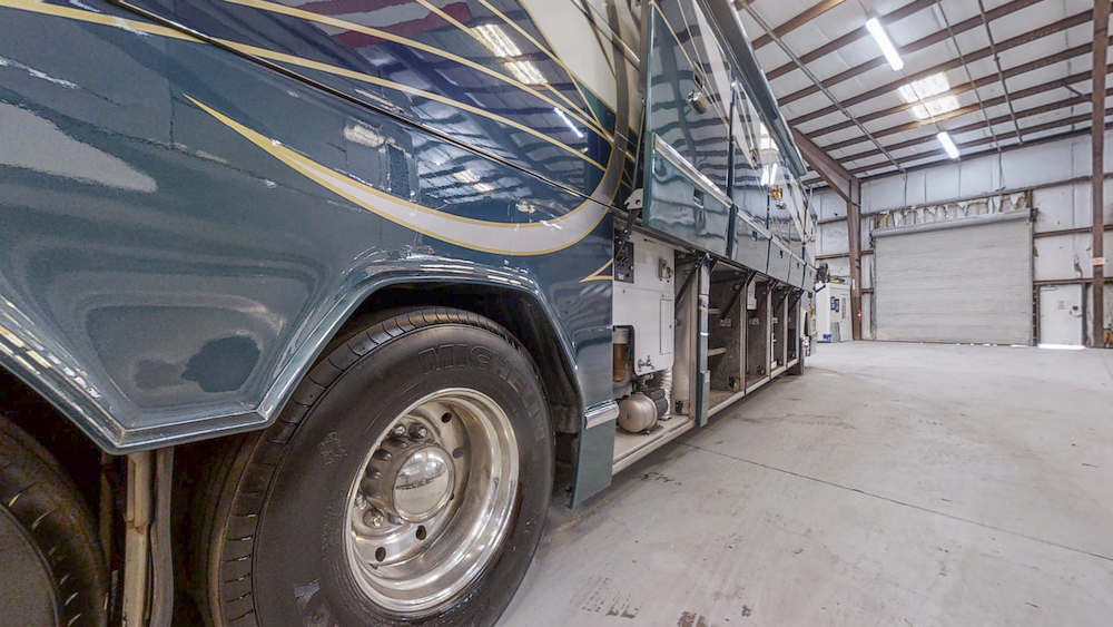 2001 Prevost Featherlite H3-45 For Sale