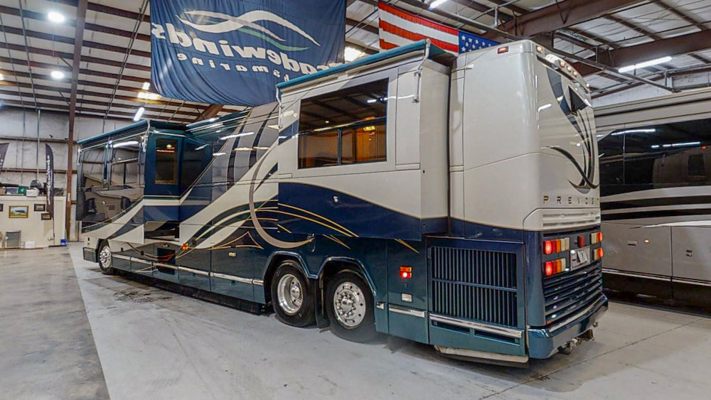 2001 Prevost Featherlite H3-45 For Sale