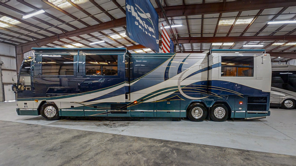 2001 Prevost Featherlite H3-45 For Sale