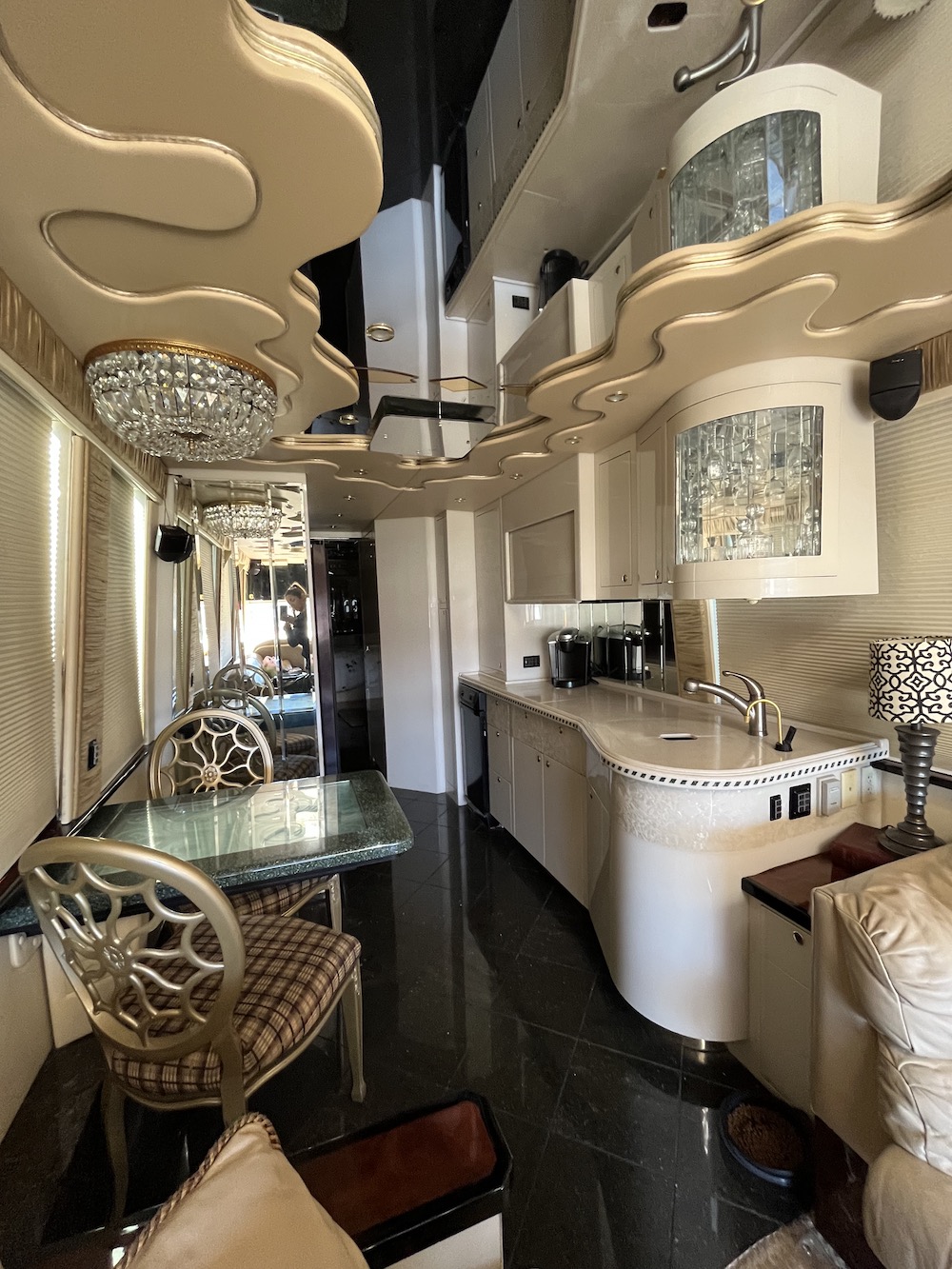 2001 Prevost Featherlite XLII For Sale