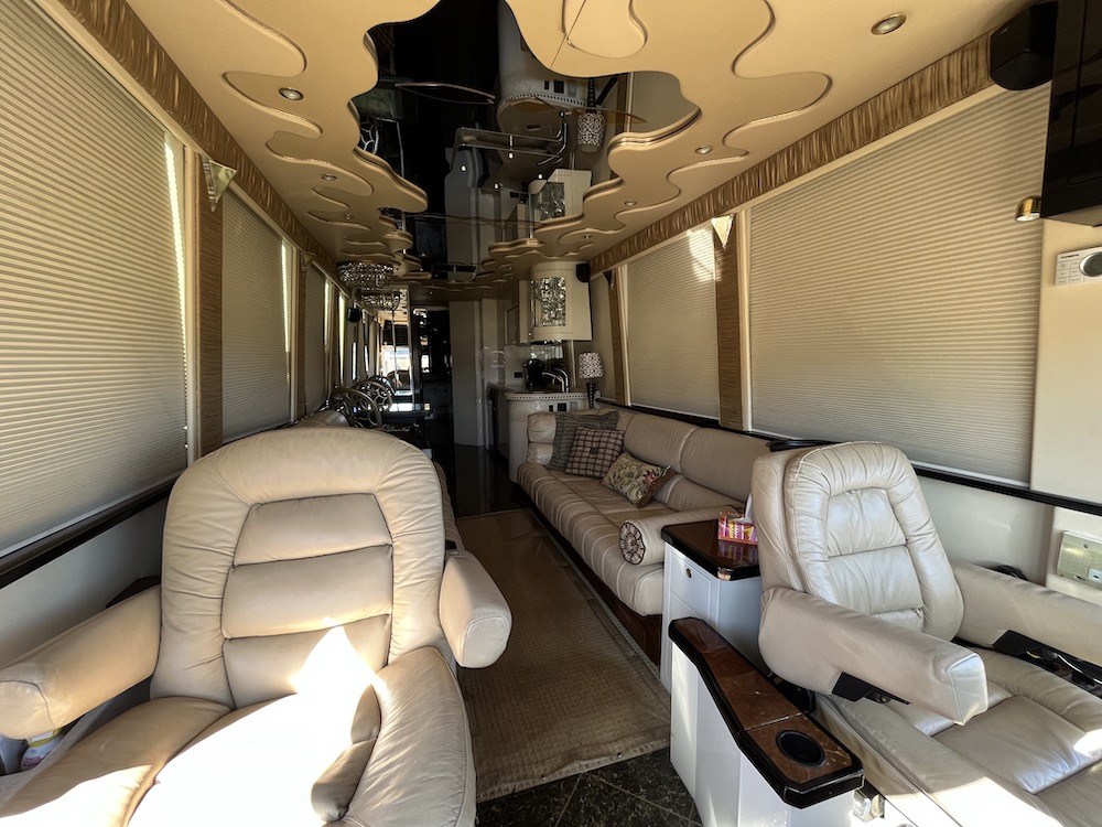 2001 Prevost Featherlite XLII For Sale