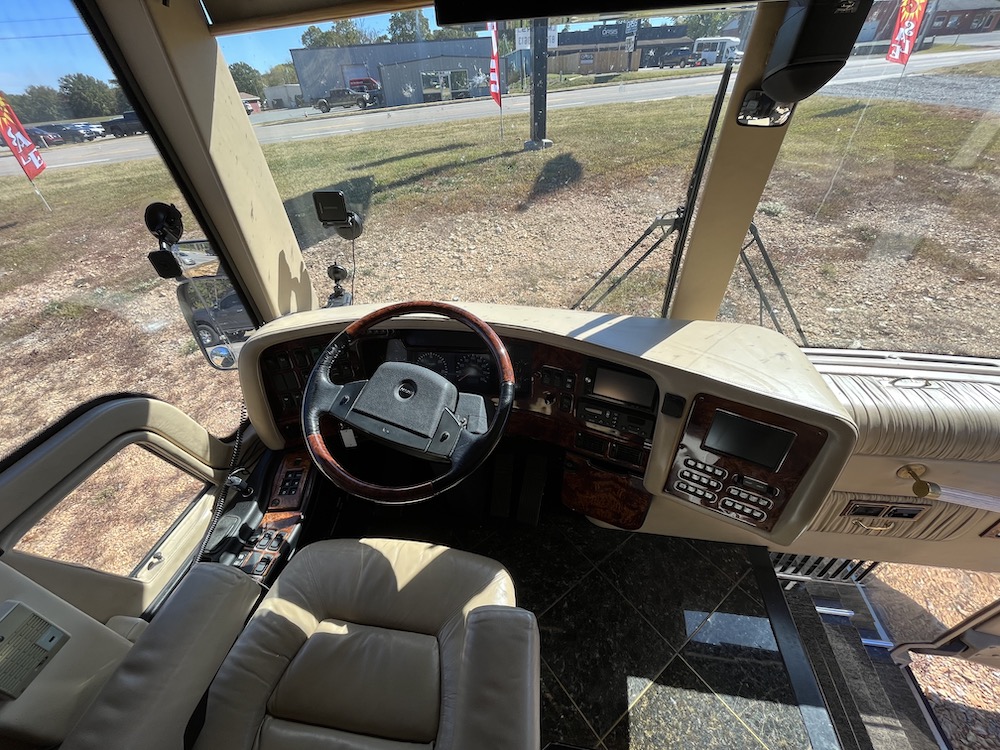 2001 Prevost Featherlite XLII For Sale