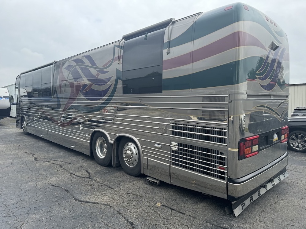2001 Prevost Featherlite XLII For Sale