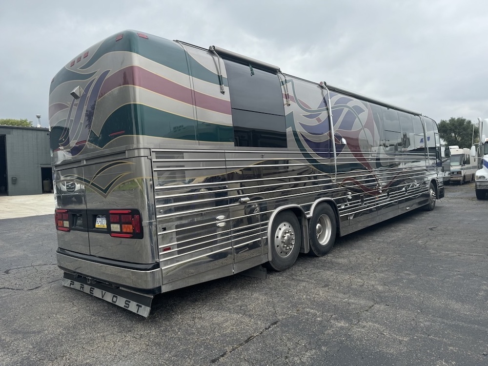 2001 Prevost Featherlite XLII For Sale