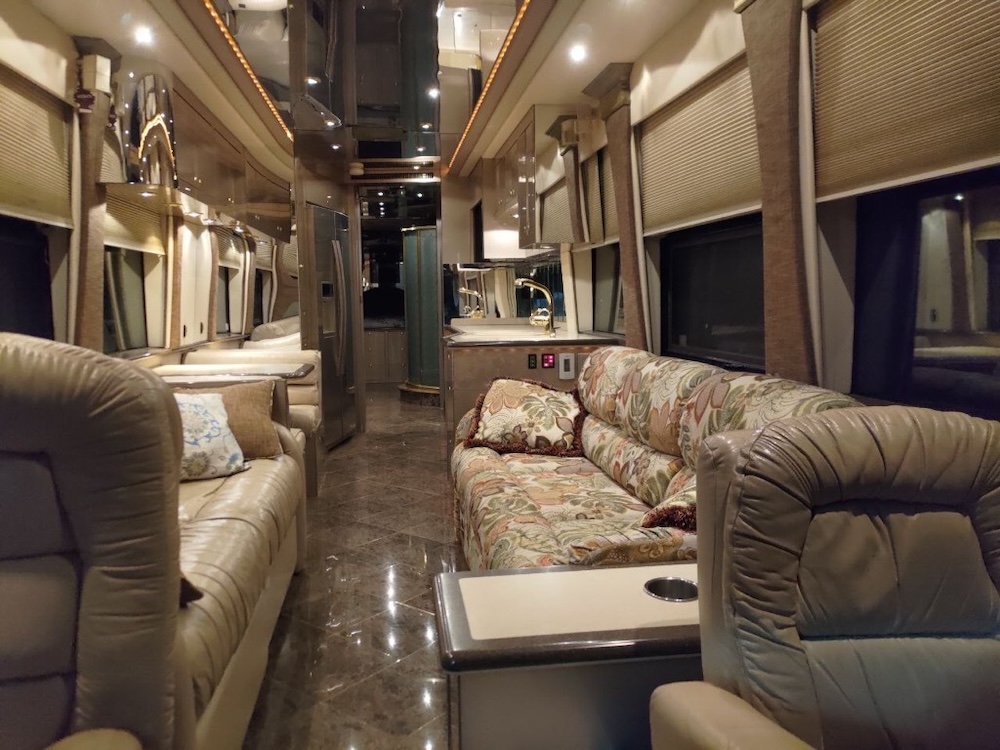 2001 Prevost Featherlite XLII For Sale
