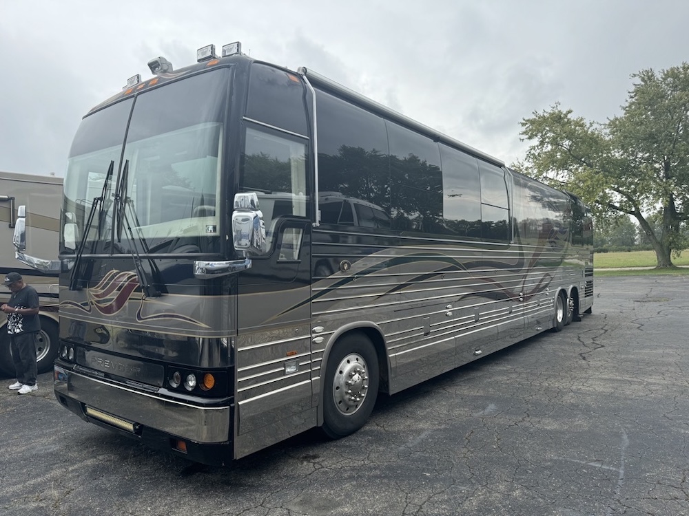 2001 Prevost Featherlite XLII For Sale