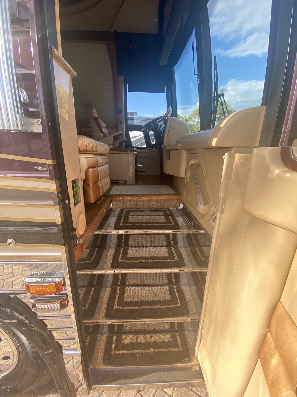 2001 Prevost Liberty XLII For Sale