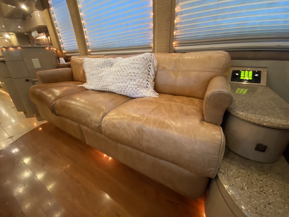 2001 Prevost Liberty XLII For Sale