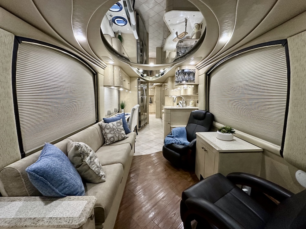 2001 Prevost Liberty H3-45 For Sale