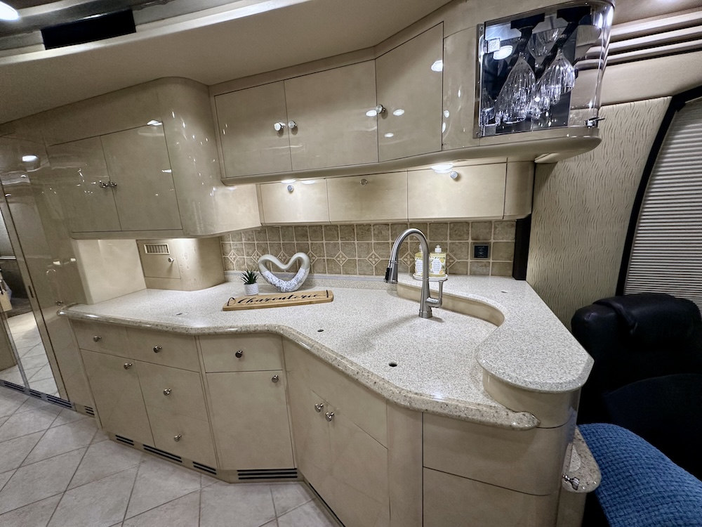 2001 Prevost Liberty H3-45 For Sale