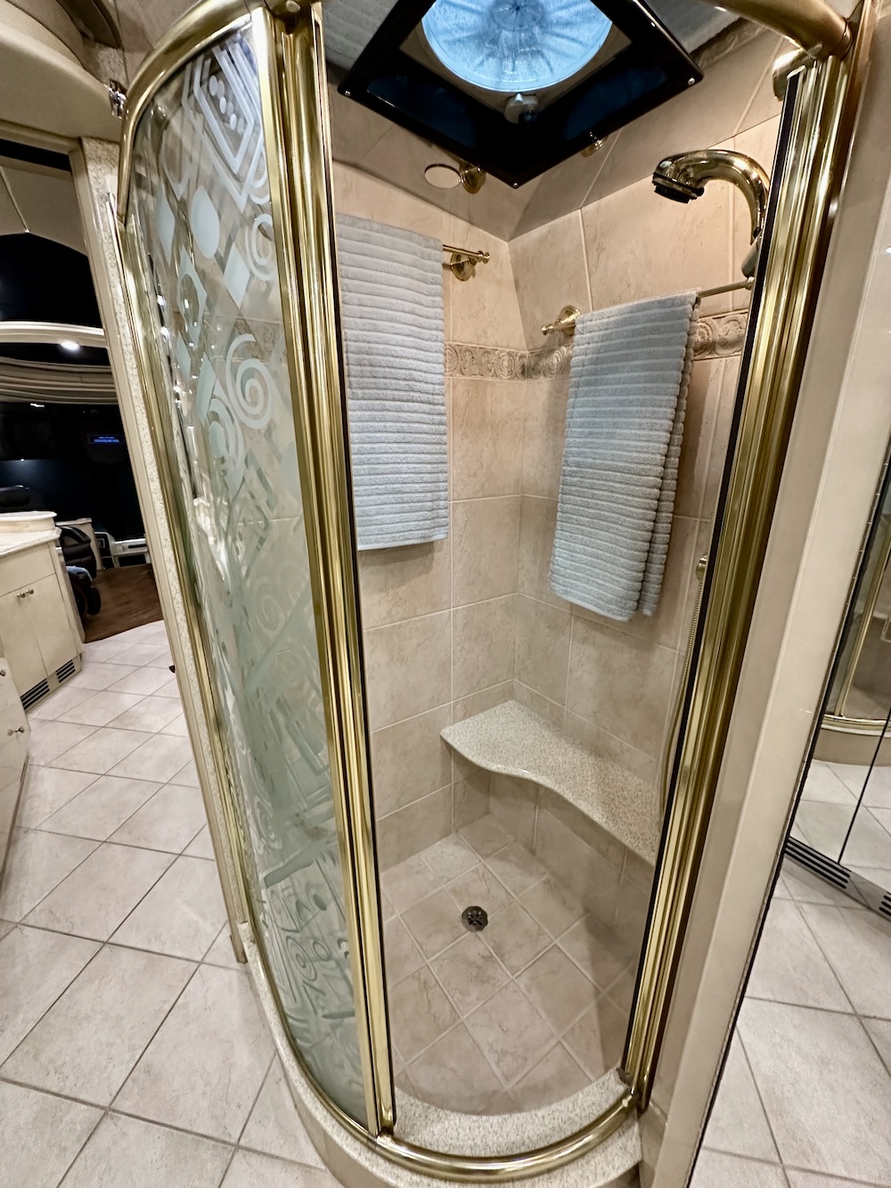 2001 Prevost Liberty H3-45 For Sale