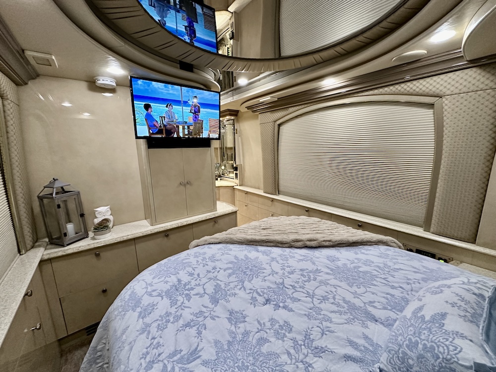 2001 Prevost Liberty H3-45 For Sale